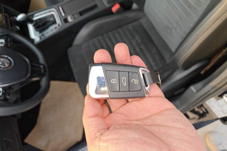 Used Volkswagen Magotan 2018 330TSI DSG Luxury Model Vehicle Key