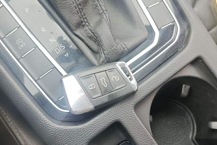 Used Volkswagen Magotan 2018 Facelift 330TSI DSG Luxury Model Vehicle Key