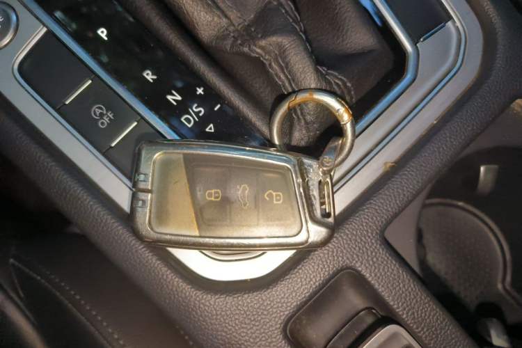 Used Volkswagen Magotan 2018 280TSI DSG Comfort Model Vehicle Key