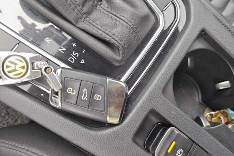 Used Volkswagen Magotan 2018 330TSI DSG Advanced Model Vehicle Key