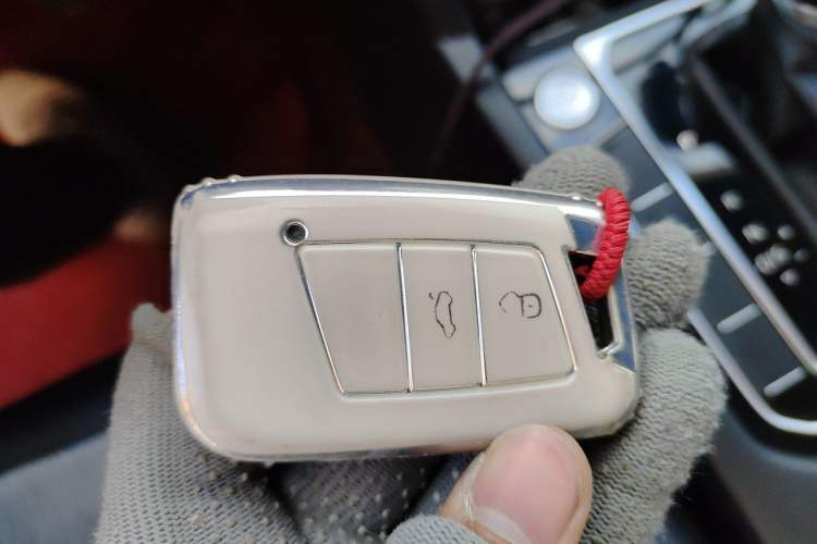 Used Volkswagen Magotan 2018 330TSI DSG Advanced Model Vehicle Key