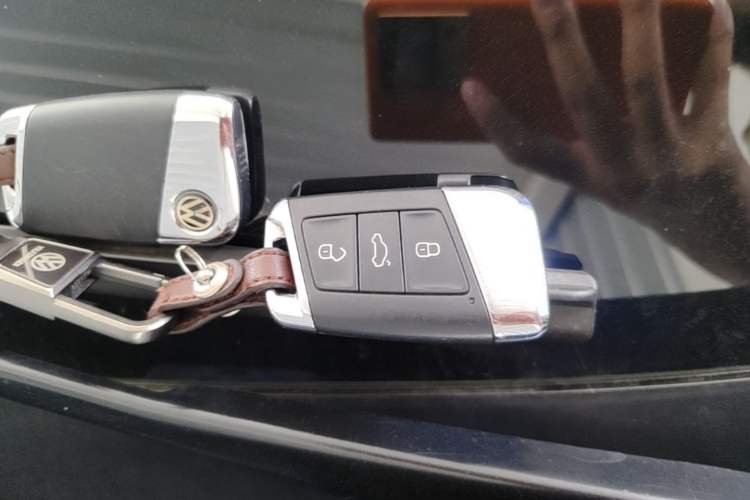 Used Volkswagen Magotan 2018 330TSI DSG Advanced Model Vehicle Key