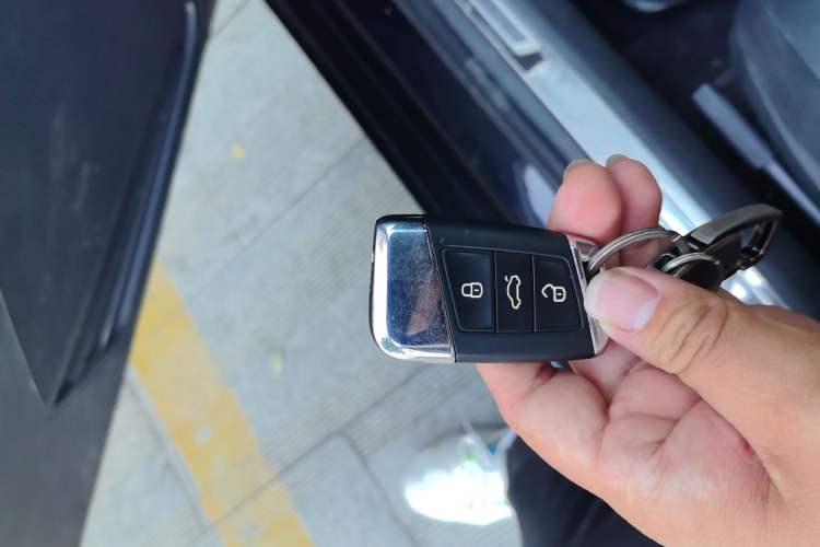 Used Volkswagen Magotan 2018 330TSI DSG Advanced Model Vehicle Key