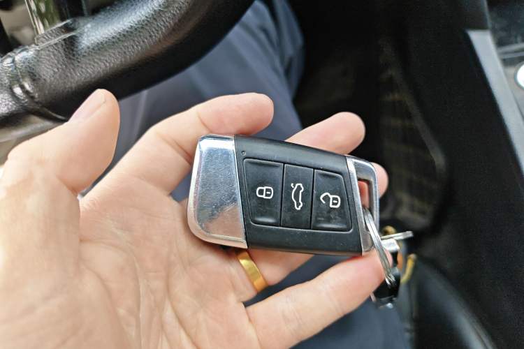 Used Volkswagen Magotan 2018 330TSI DSG Advanced Model Vehicle Key