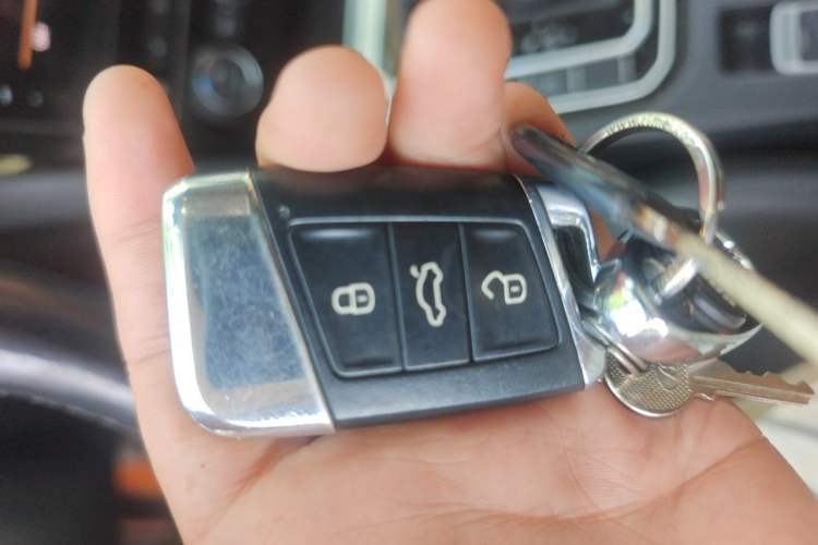 Used Volkswagen Magotan 2018 330TSI DSG Luxury Model Vehicle Key