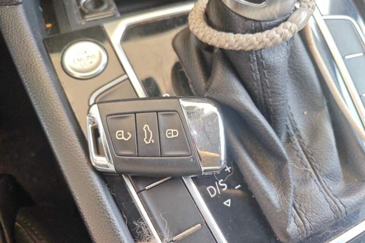 Used Volkswagen Magotan 2018 330TSI DSG Advanced Model Vehicle Key