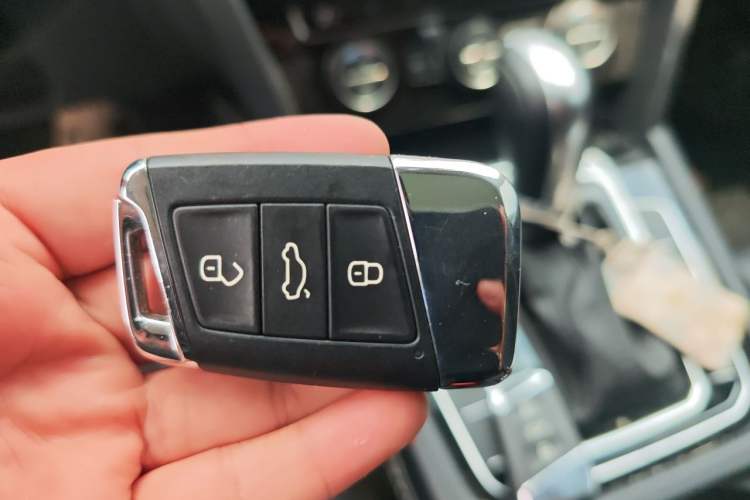 Used Volkswagen Magotan 2018 330TSI DSG Luxury Model Vehicle Key