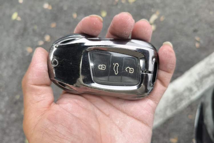Used Volkswagen Magotan 2018 330TSI DSG Luxury Model Vehicle Key
