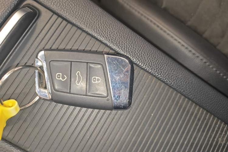 Used Volkswagen Magotan 2018 330TSI DSG Luxury Model Vehicle Key