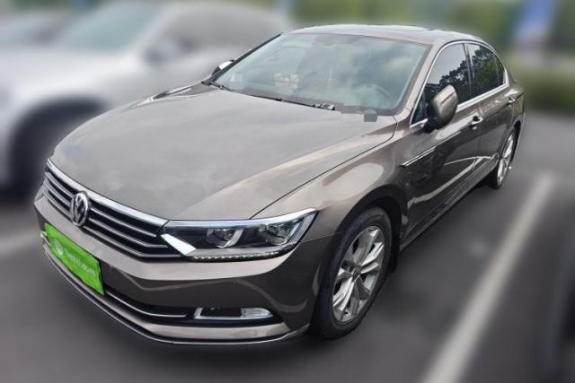 Volkswagen Magotan 2018 Facelift 330TSI DSG Luxury Model مستعملة