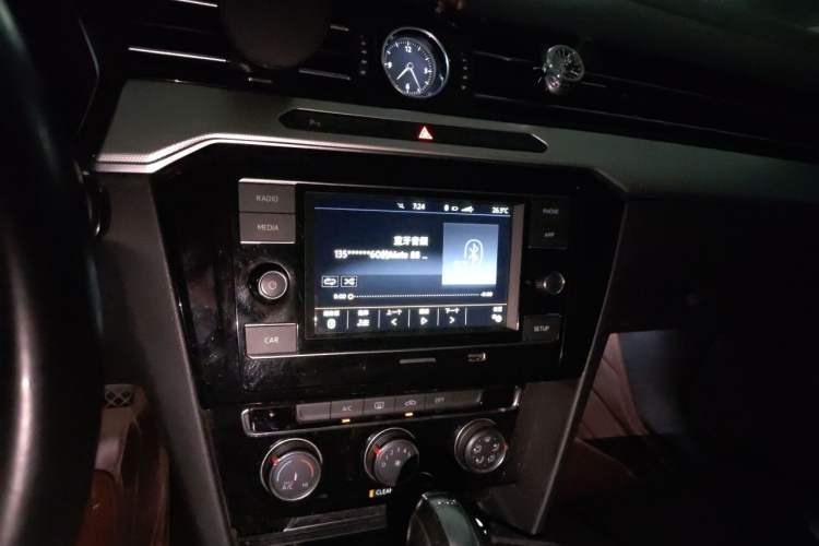 Used Volkswagen Magotan 2018 330TSI DSG Advanced Model Audio And AC Panel
