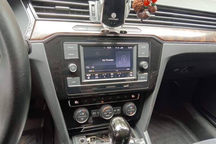 Used Volkswagen Magotan 2018 330TSI DSG Luxury Model Audio And AC Panel