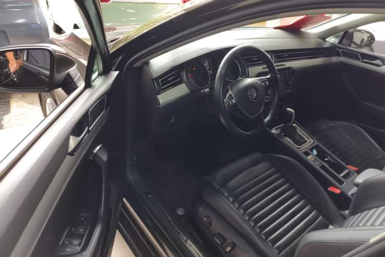 Used Volkswagen Magotan 2018 330TSI DSG Advanced Model Driver Seat