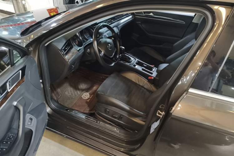 Used Volkswagen Magotan 2018 330TSI DSG Luxury Model Driver Seat