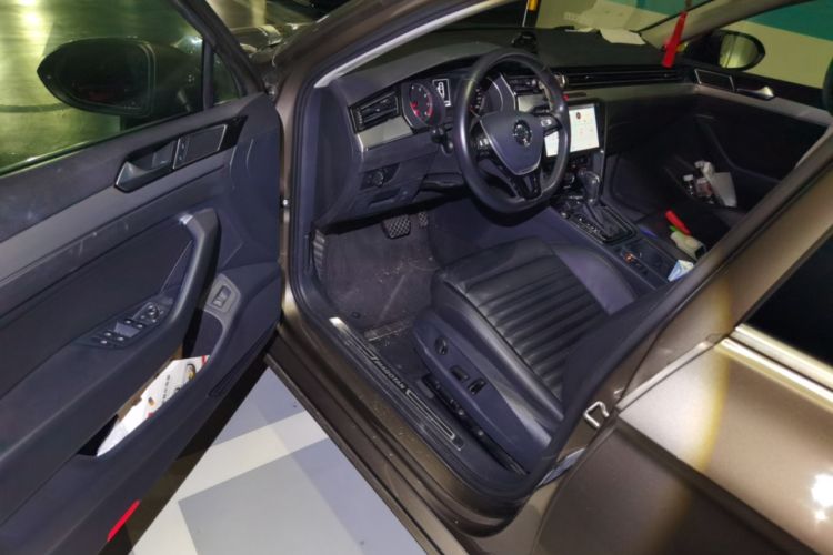 Used Volkswagen Magotan 2018 330TSI DSG Advanced Model Driver Seat