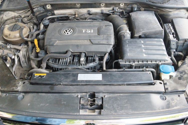 Used Volkswagen Magotan 2018 330TSI DSG Luxury Model Engine Bay