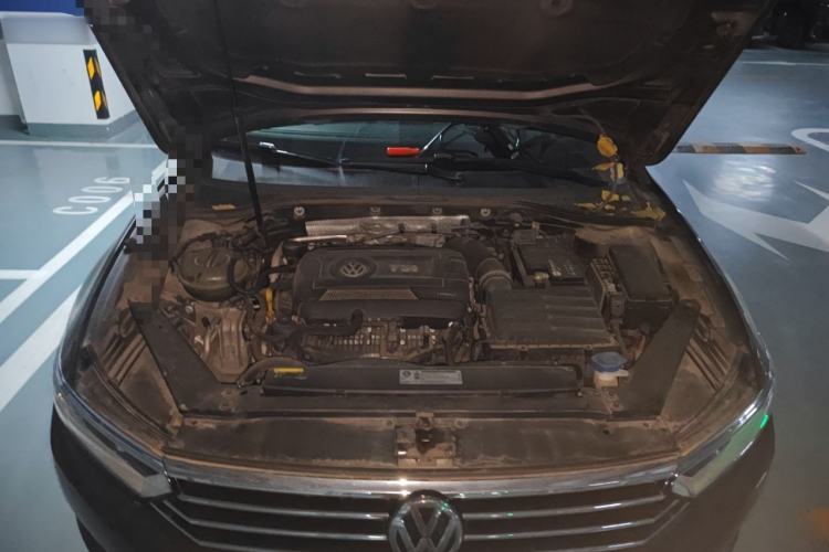 Used Volkswagen Magotan 2018 Facelift 330TSI DSG Luxury Model Engine Bay