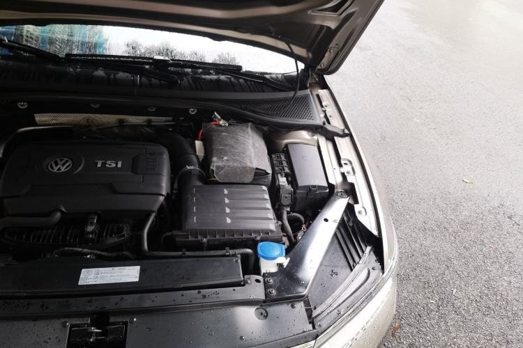 Used Volkswagen Magotan 2018 330TSI DSG Luxury Model Engine Bay Left