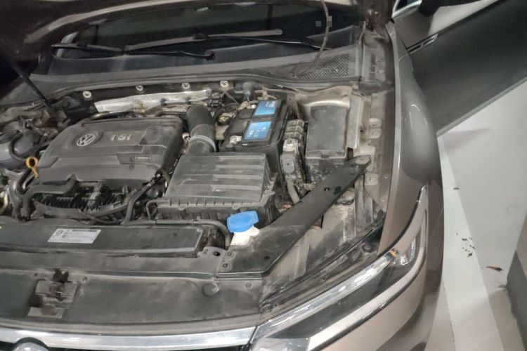 Used Volkswagen Magotan 2018 330TSI DSG Advanced Model Engine Bay Left