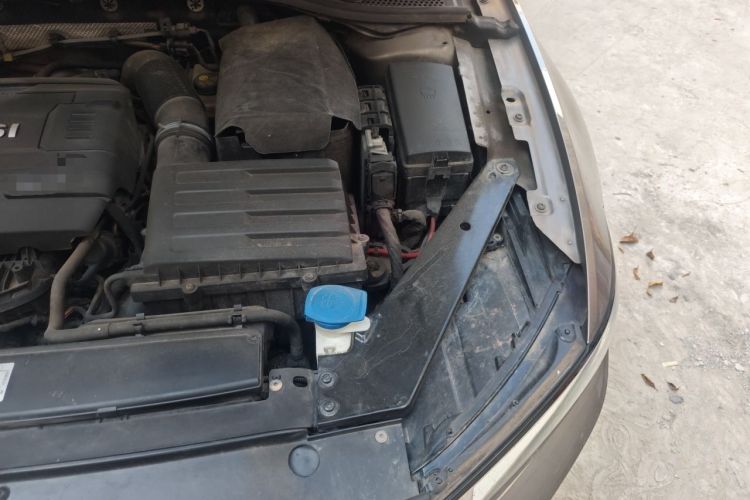 Used Volkswagen Magotan 2018 330TSI DSG Advanced Model Engine Bay Left