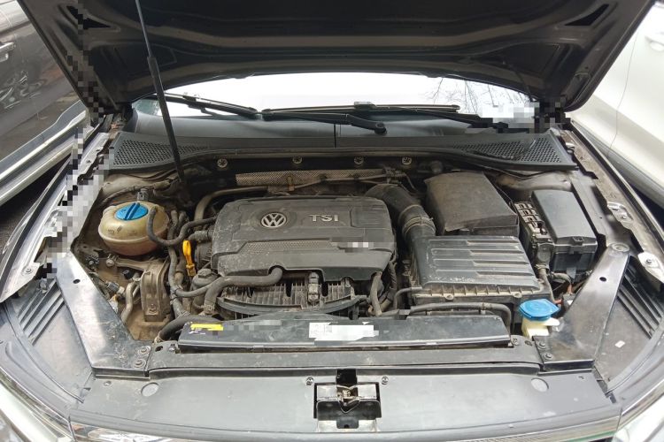 Used Volkswagen Magotan 2018 330TSI DSG Luxury Model Engine Bay