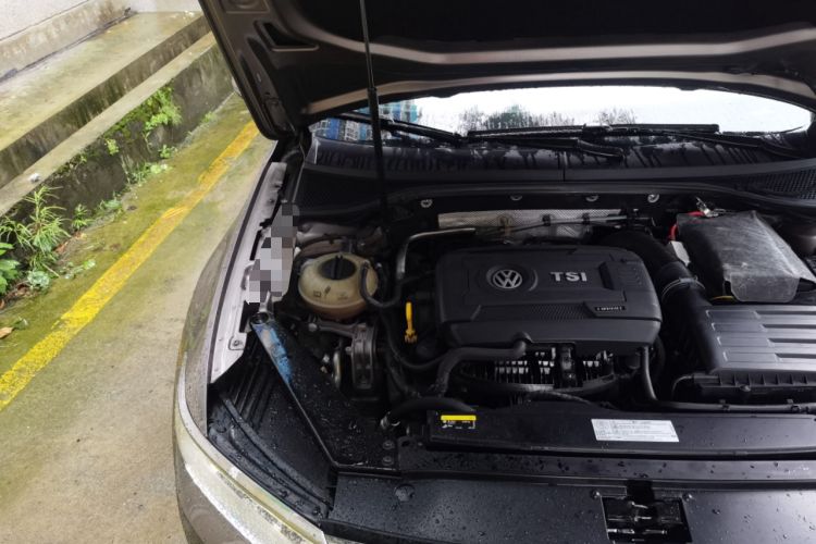 Used Volkswagen Magotan 2018 330TSI DSG Luxury Model Engine Bay Right
