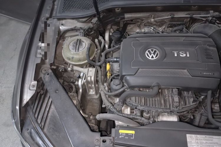 Used Volkswagen Magotan 2018 Facelift 330TSI DSG Luxury Model Engine Bay Right