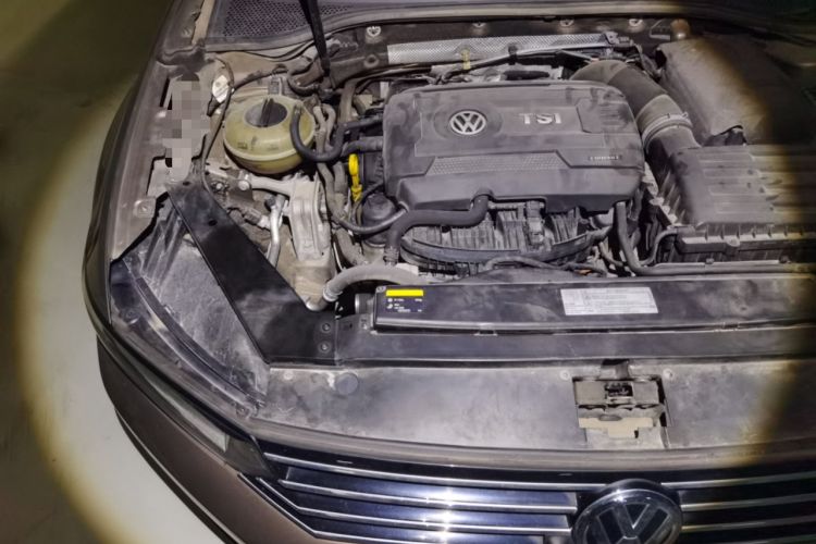 Used Volkswagen Magotan 2018 330TSI DSG Advanced Model Engine Bay Right