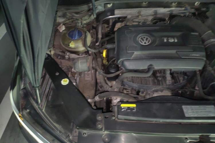 Used Volkswagen Magotan 2018 Facelift 330TSI DSG Luxury Model Engine Bay Right