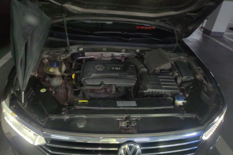 Used Volkswagen Magotan 2018 Facelift 330TSI DSG Luxury Model Engine Bay
