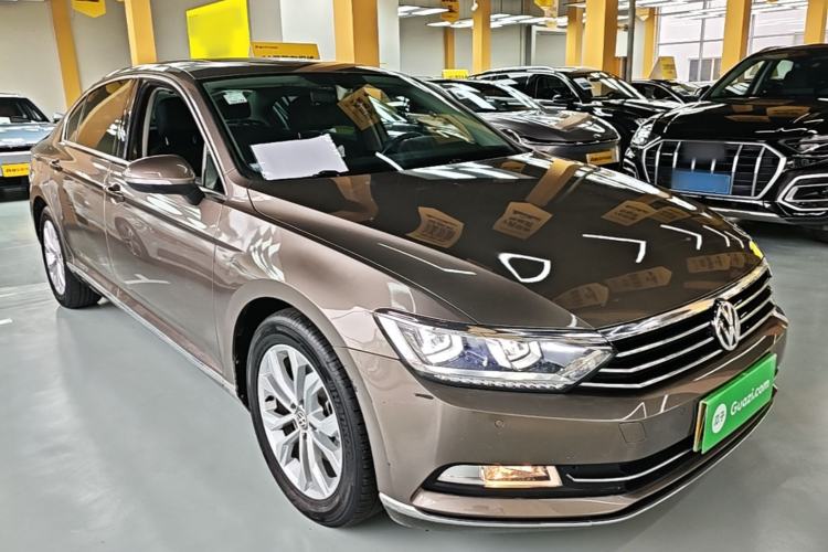 Used Volkswagen Magotan 2018 Facelift 330TSI DSG Luxury Model Exterior 1
