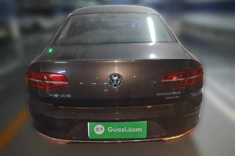 Used Volkswagen Magotan 2018 Facelift 330TSI DSG Luxury Model Exterior 4