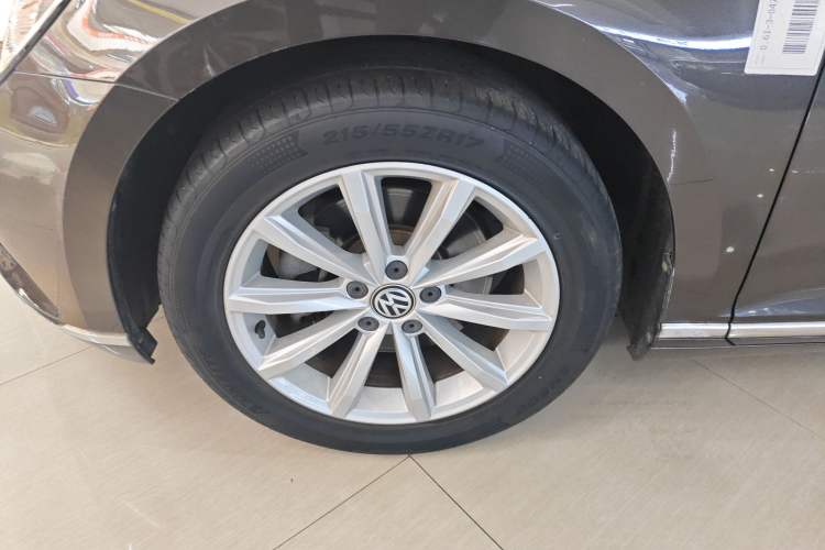 Used Volkswagen Magotan 2018 330TSI DSG Advanced Model Exterior 4