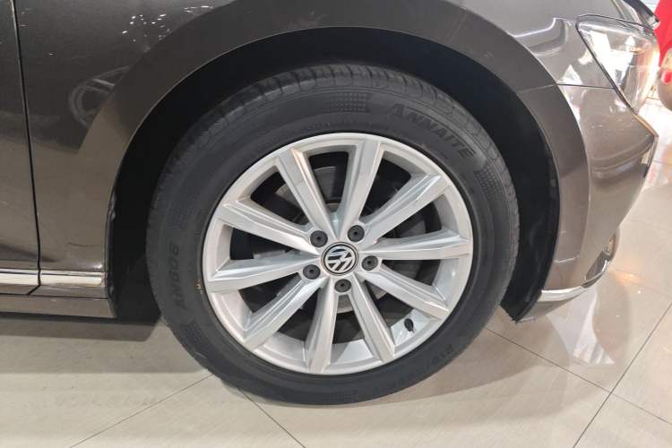 Used Volkswagen Magotan 2018 330TSI DSG Advanced Model Exterior 5