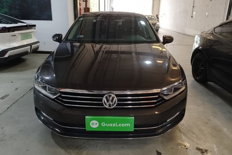 Used Volkswagen Magotan 2018 330TSI DSG Luxury Model Front