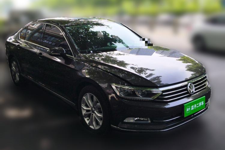 Used Volkswagen Magotan 2018 330TSI DSG Luxury Model Front Right 45 Deg