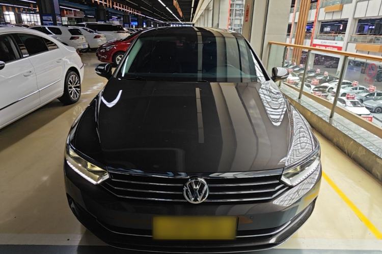 Used Volkswagen Magotan 2018 330TSI DSG Luxury Model Front