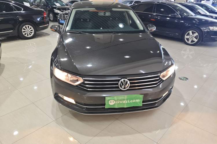 Used Volkswagen Magotan 2018 330TSI DSG Advanced Model Front