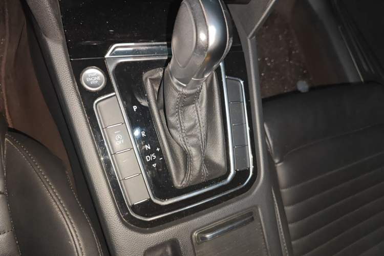 Used Volkswagen Magotan 2018 Facelift 330TSI DSG Luxury Model Gear Lever