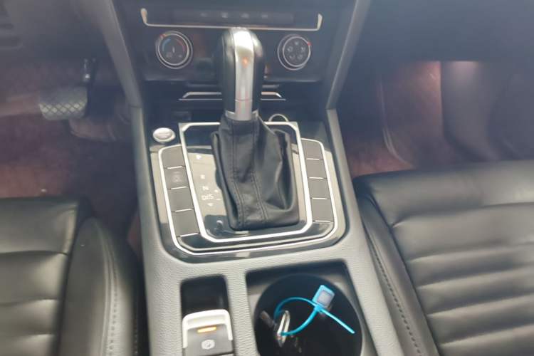 Used Volkswagen Magotan 2018 330TSI DSG Advanced Model Gear Lever