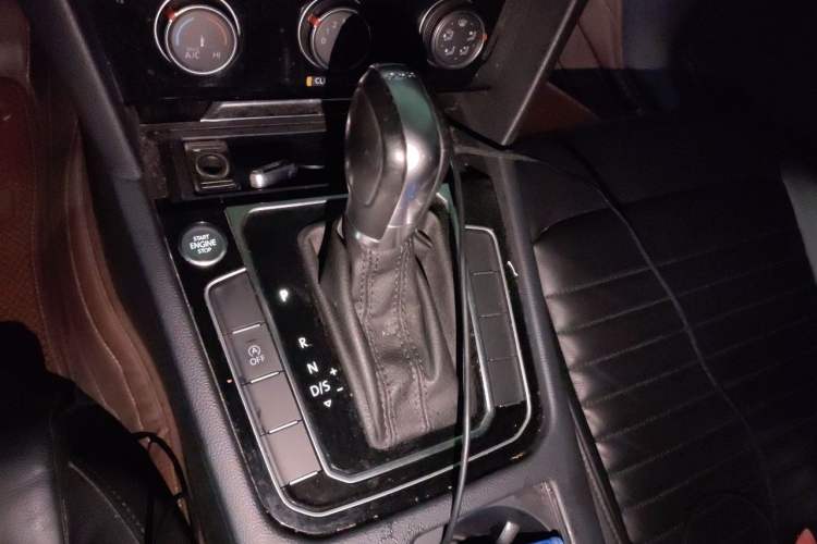 Used Volkswagen Magotan 2018 330TSI DSG Advanced Model Gear Lever