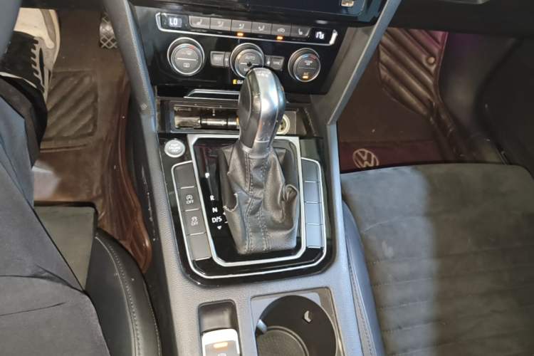 Used Volkswagen Magotan 2018 330TSI DSG Luxury Model Gear Lever