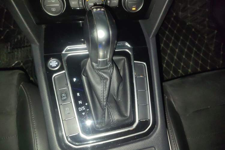 Used Volkswagen Magotan 2018 Facelift 330TSI DSG Luxury Model Gear Lever