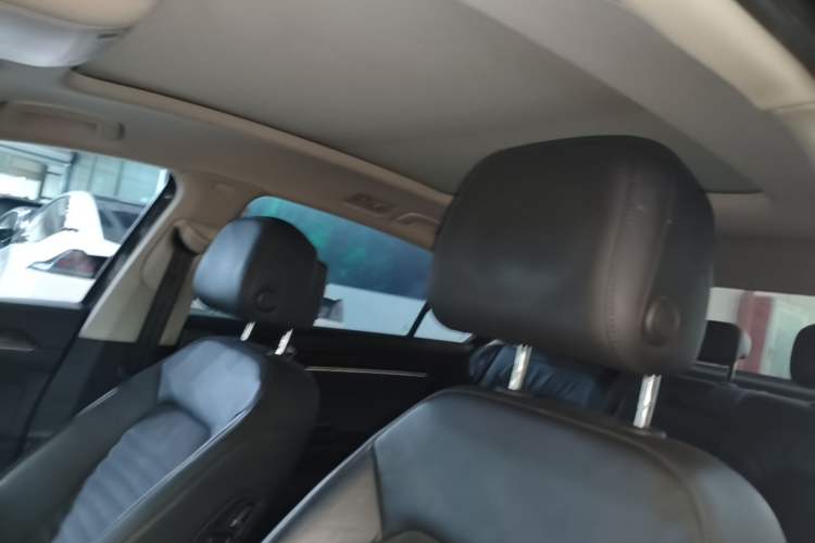 Used Volkswagen Magotan 2018 330TSI DSG Luxury Model Headliner