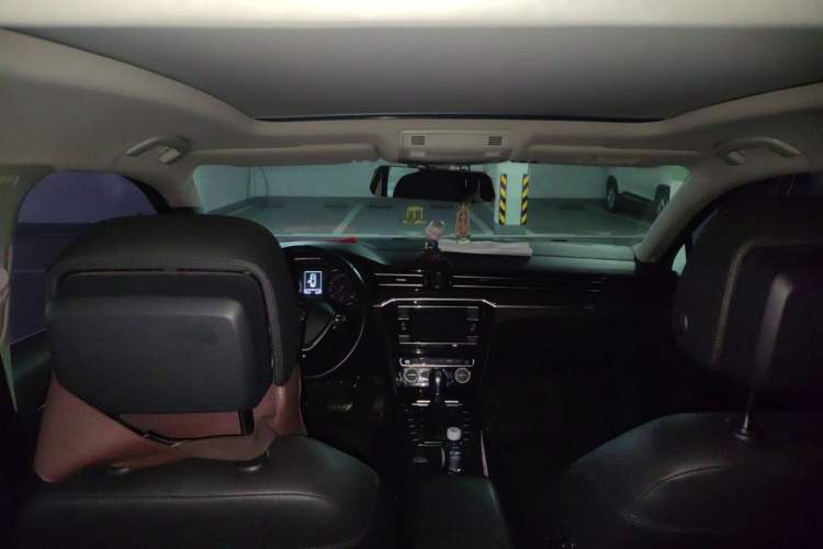 Used Volkswagen Magotan 2018 Facelift 330TSI DSG Luxury Model Headliner