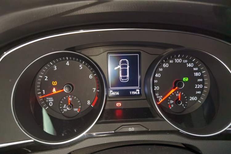 Used Volkswagen Magotan 2018 330TSI DSG Advanced Model Instrument Cluster