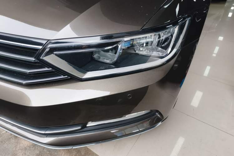 Used Volkswagen Magotan 2018 330TSI DSG Advanced Model Left Front Headlight