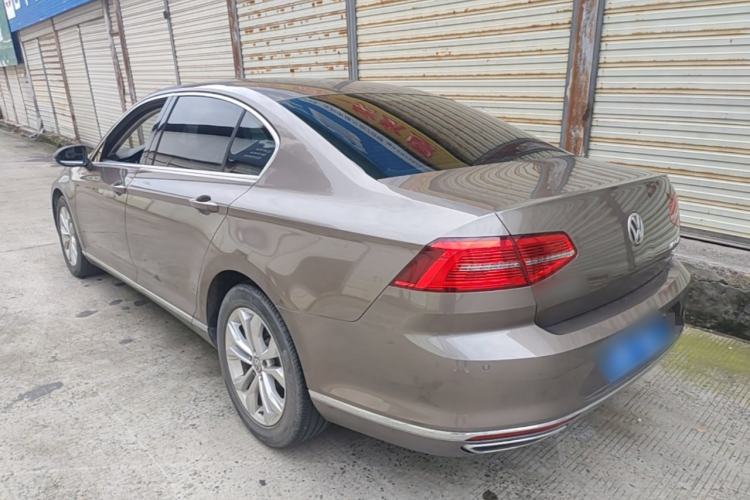 Used Volkswagen Magotan 2018 Facelift 330TSI DSG Luxury Model Rear Left 45 Deg