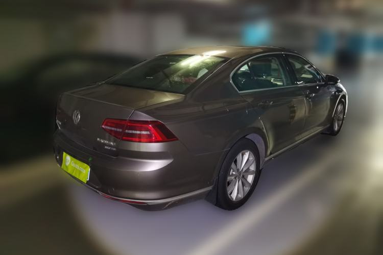 Used Volkswagen Magotan 2018 330TSI DSG Advanced Model Rear Right 45 Deg