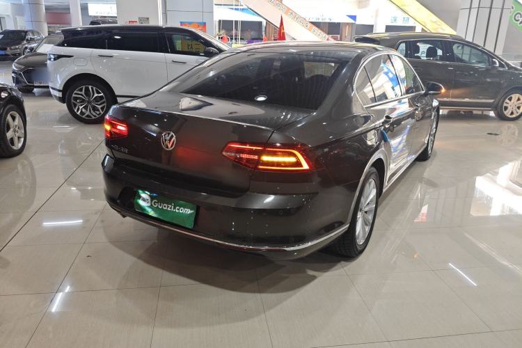 Used Volkswagen Magotan 2018 330TSI DSG Advanced Model Rear Right 45 Deg